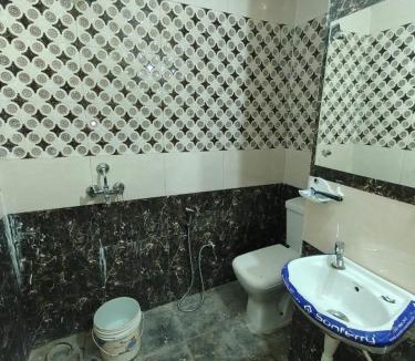 Naukuchiyatal House | Blue sky homestay