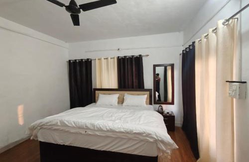 Naukuchiyatal House | Blue sky homestay