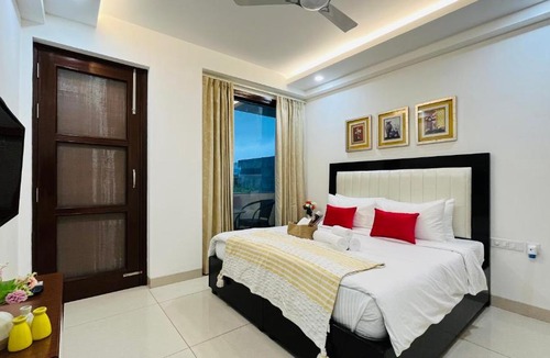 Gurugram Apartment | BluO 3BHK Golf Course Road - Balcony, Lift, Terrace