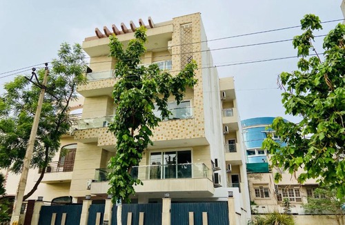 DLF City Apartment | BluO Studio DLF CyberCity - Kitchen, Balcony, Lift