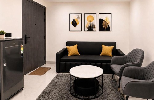 Sector 39 Apartment | Boutique 1BHK Near Medanta Anav Stay
