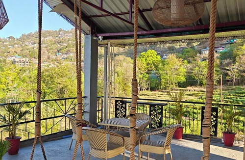 Dharamshala House | Boutique stay @ Address By The Pines, 360 valley view Rooftop, with Breakfast