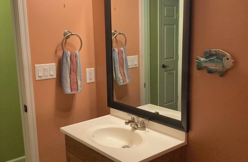 Marydel House | BR keyed different locks rent separate or together. Kitchen, lr, laundry shared