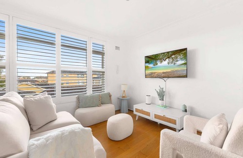 Vaucluse Apartment | Bright 2-Bed Flat with Balcony in Vaucluse