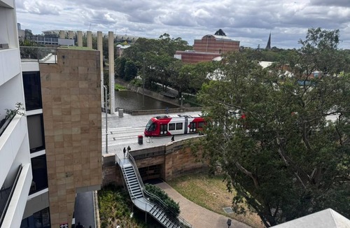 Parramatta Apartment | Bright 2-bedroom apartment with AC on Parramatta River near Comm Stadium