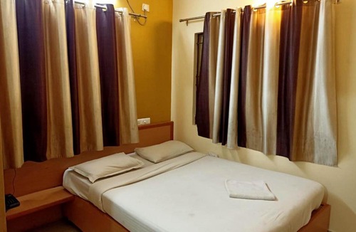 Kuzhithurai Hotel | Brishen and Gavins Inn