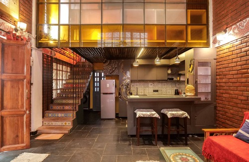 Bullawala Villa | Bumblebee an Artistic Private Villa w/Splash Pool and Pet Friendly