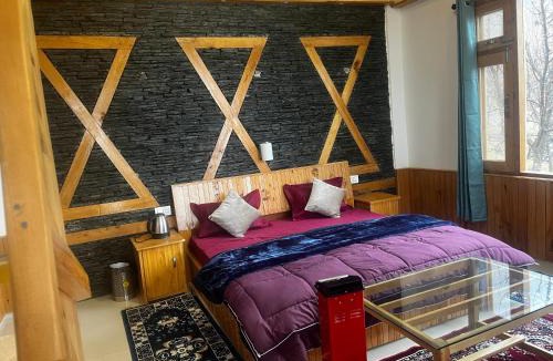 Bihar Apartment | Cabin in the woods