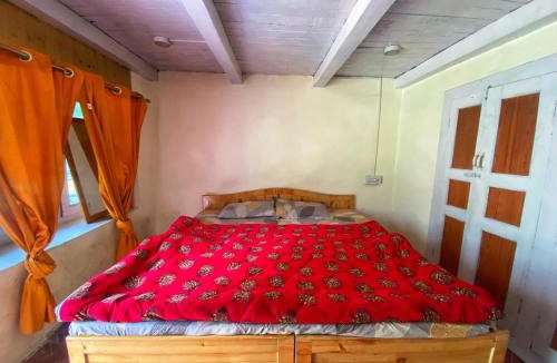 Kasol Bed & Breakfast | Canvas and Coffee