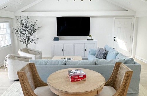 Lewes House | Cape Cod Charm - Steps From Beach, 3 King Beds, Beach Equipment & Linens