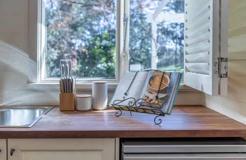 Wentworth Falls House | Carramar Coach House · Carramar Cottage - secluded nature retreat