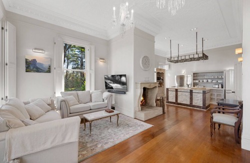 Wentworth Falls House | Carramar House - in the Amphitheatre of Nature