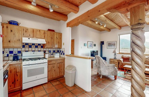 El Prado House | Casa Allis Taos - Mountain Views & Close to Plaza