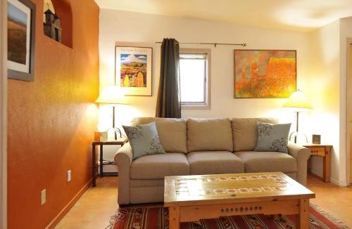 Northeast Santa Fe Bed & Breakfast | Casa Cuma Bed & Breakfast