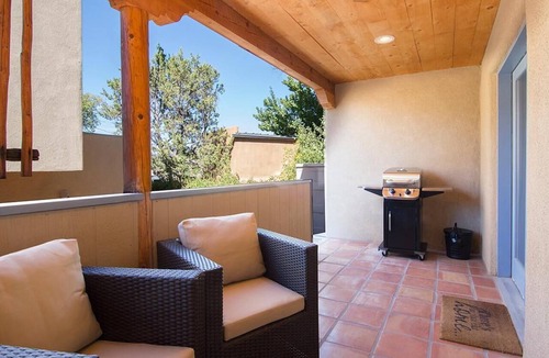 Northeast Santa Fe House | Casa de Musica