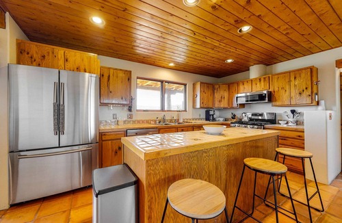 Taos House | Casa Luna - Adobe Retreat with Mountain Views
