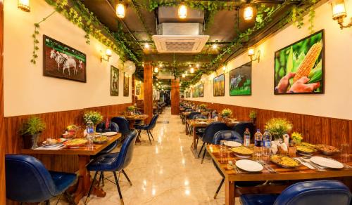 Sector 27 Hotel | Central 27 Q