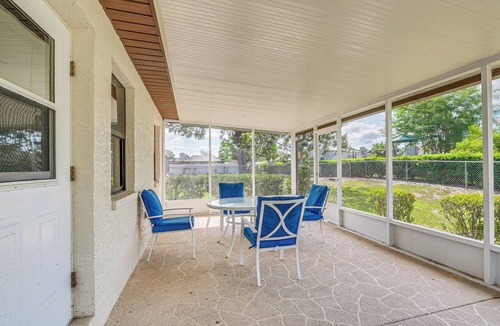 Spring Hill House | Central Spring Hill Home | Lanai, Games & Beaches
