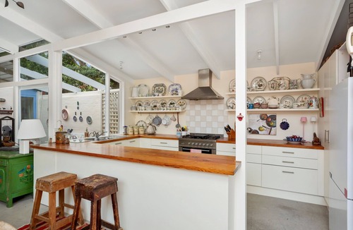 Paddington House | Characterful 4BR home w/pool, full of artwork w/galleries close by