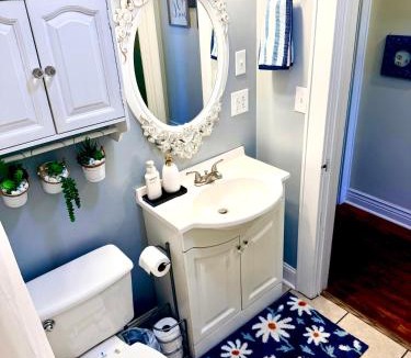Enid House | Charming Cedar Place