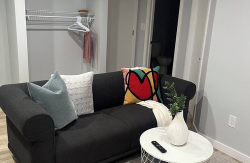 Winnipeg House | Charming lower level private entrance suite