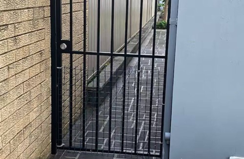 Kogarah House | Charming Spacious & Stylish 1 Bedroom Hse Near Rockdale Plaza, beach & Airport