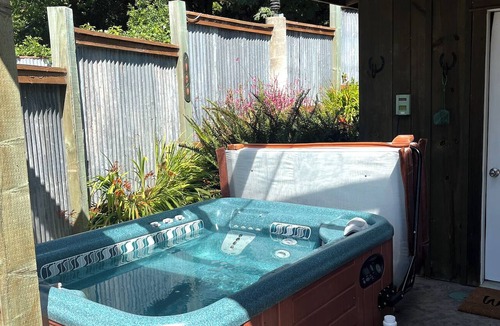 Brookings Cottage | Chetco Riverfront Cottage/Hot Tub/Ev Charger