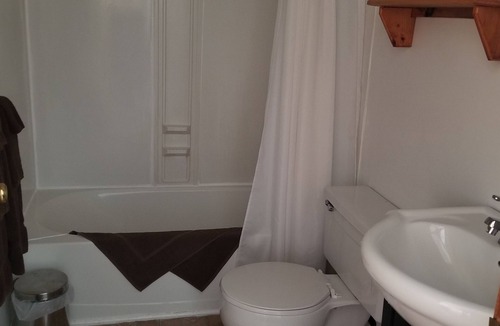 Edgetts Landing Cottage | Chocolate River Cottages - Chocolate River 2 Bedroom Cottage No. 3