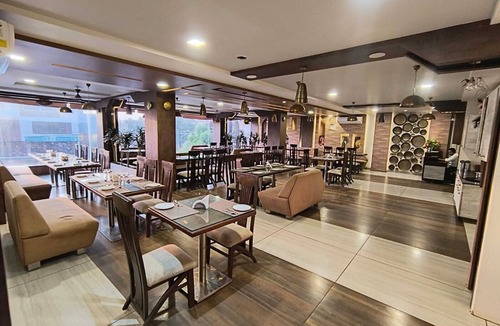 Guna Hotel | Citrus Prime Greens by Samarsingha's