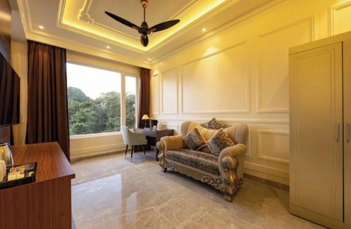 Dhanbad Resort | Clarks Inn Suites Dhanbad