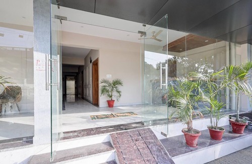 Haldwani House | Classic Haldwani inn 2.0