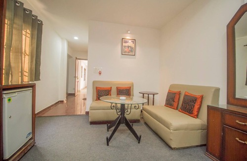Bhubaneshwar House | Classic Siliguri Maple