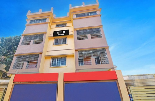 Durgapur House | Classic with BalconyHotel Diamond Inn