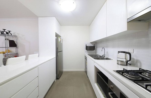 Wolli Creek Apartment | Clean,Stylish Apt-5mins Airport,10 mins local shop, 15 mins to CBD, Free parking