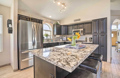 Western Skies House | Close to Spring Training! Serene Retreat in Gibert