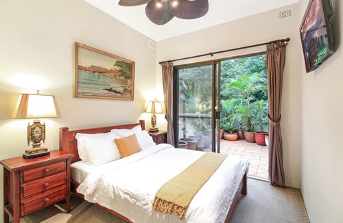 Randwick Apartment | CLOVELLY-PETS WELCOME-LIFESTYLE-BEACHES-PARKS-HEATED POOL-200SQM YARD-BUS-CAFES