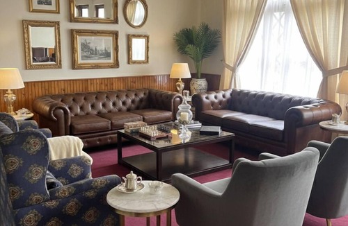 Kurseong Hotel | Cochrane Place By Teesta Hotels