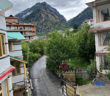 Manali Hostel | CoExIsT TrIBe