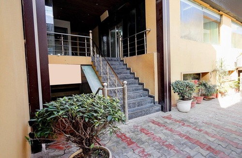 Amritsar House | Collection O Amritsar District Court