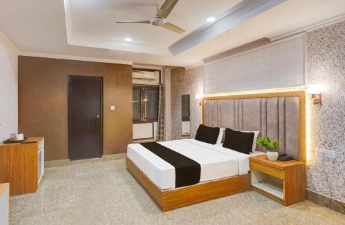 Rudrapur Hotel | Collection O Awas Vikas Near Bus Stand Formerly Hotel Rivera