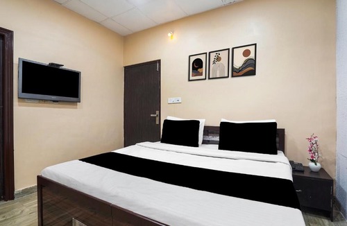 Jalandhar Hotel | Collection O by OYO Burlton Park Jalandhar Formerly Hotel R1 Inn