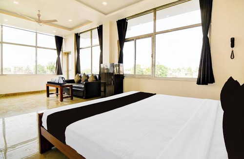Shibpur Hotel | Collection O Howrah Botanical Garden