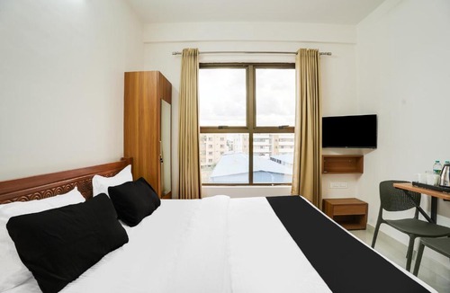 Narayanapura Hotel | Collection O K R Puram Manyata