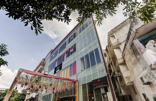 Patparganj House | Collection O Patparganj Max Speciality Hospital