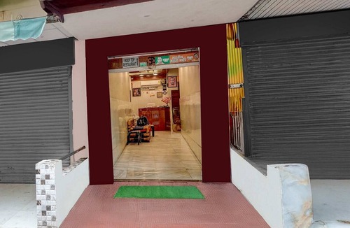 Taj Ganj House | Collection O Tajganj West Gate