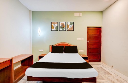 Vadapalani Hotel | Collection O Vadapalani Formerly Mahalakshmi Inn