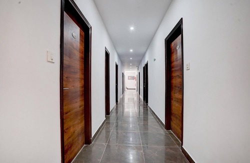 Zirakpur House | Collection O Zirakpur Bus Terminal