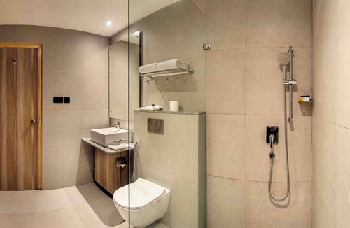 Noida Hotel | Comfort INN Grand - Kaushambi