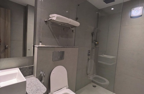 Noida Hotel | Comfort INN Grand - Kaushambi