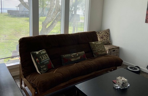 Long Mott House | Comfortable 2 Bed/1 Bath Unit with Bay View